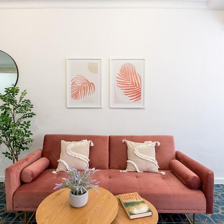 Piso Elegante Y Nuevo De 3 Habitaciones Y 2 Banos 세비야 외부 사진