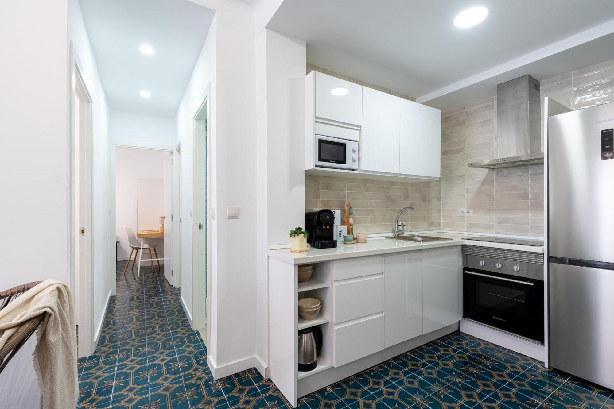 Piso Elegante Y Nuevo De 3 Habitaciones Y 2 Banos 세비야 외부 사진