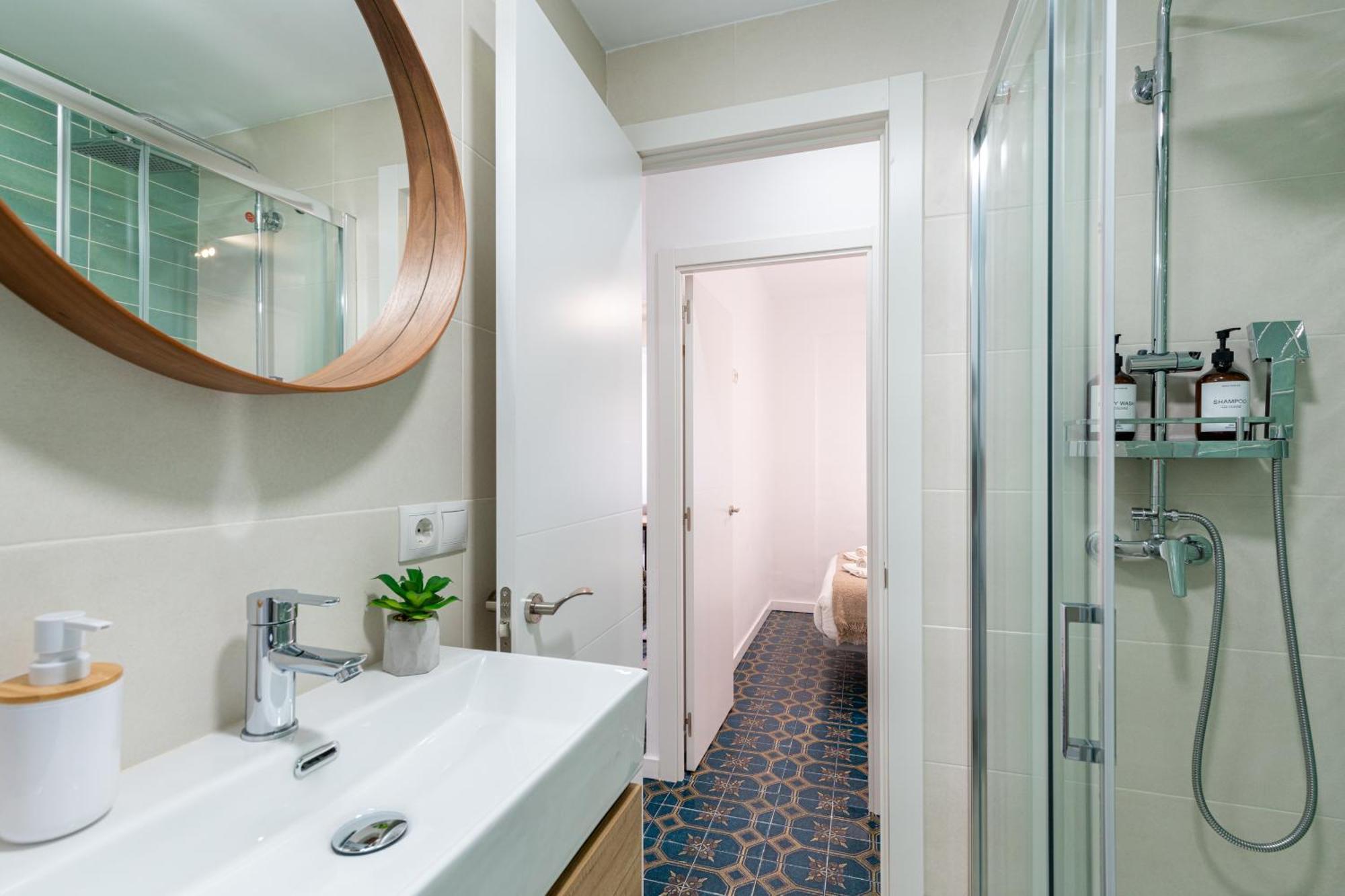 Piso Elegante Y Nuevo De 3 Habitaciones Y 2 Banos 세비야 외부 사진