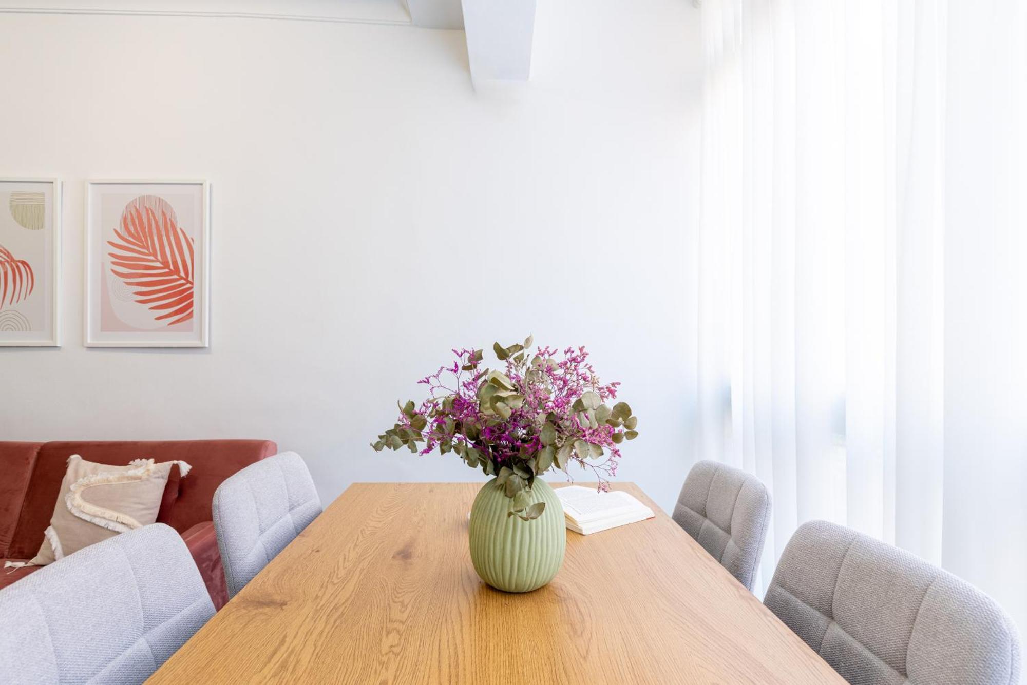 Piso Elegante Y Nuevo De 3 Habitaciones Y 2 Banos 세비야 외부 사진