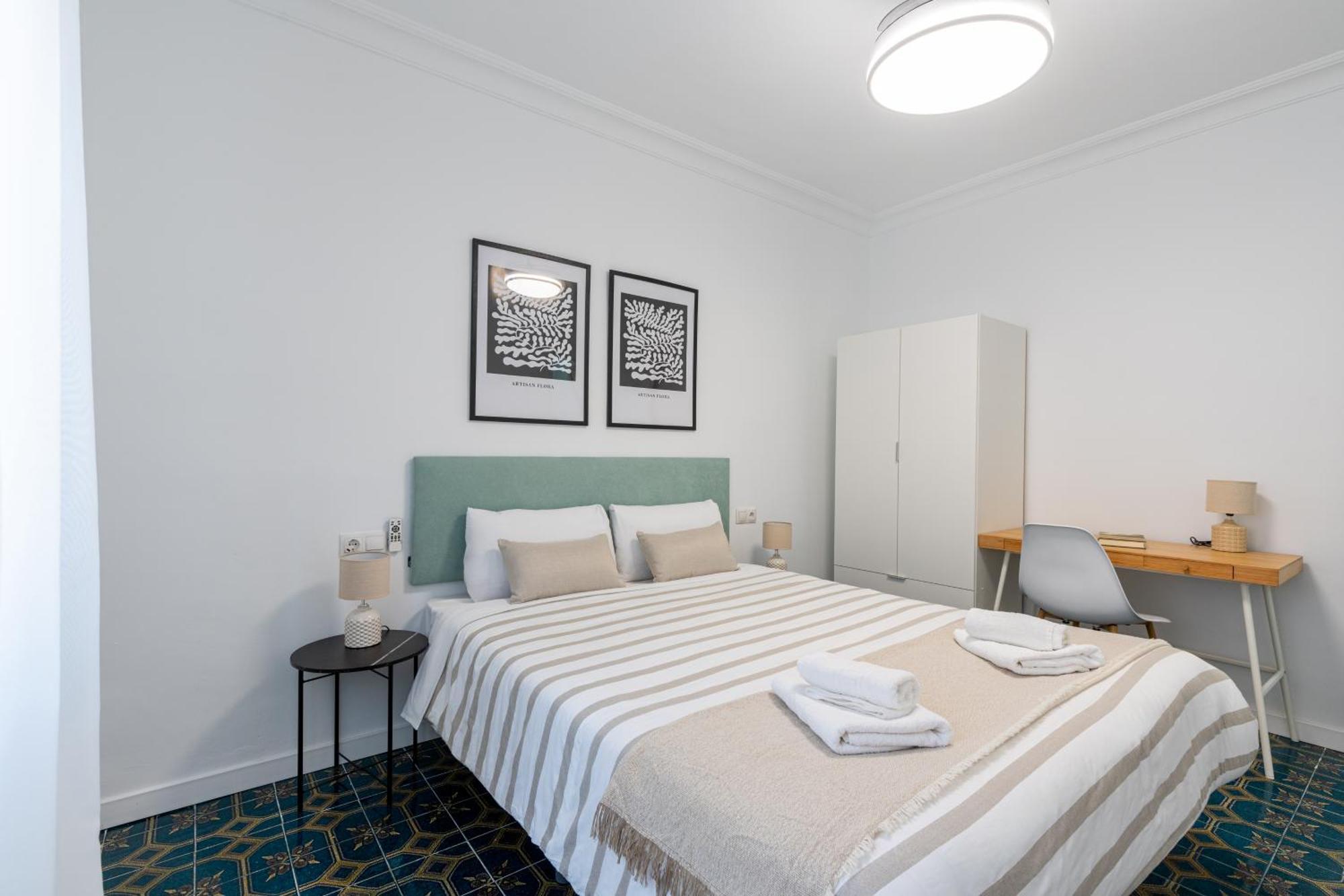 Piso Elegante Y Nuevo De 3 Habitaciones Y 2 Banos 세비야 외부 사진