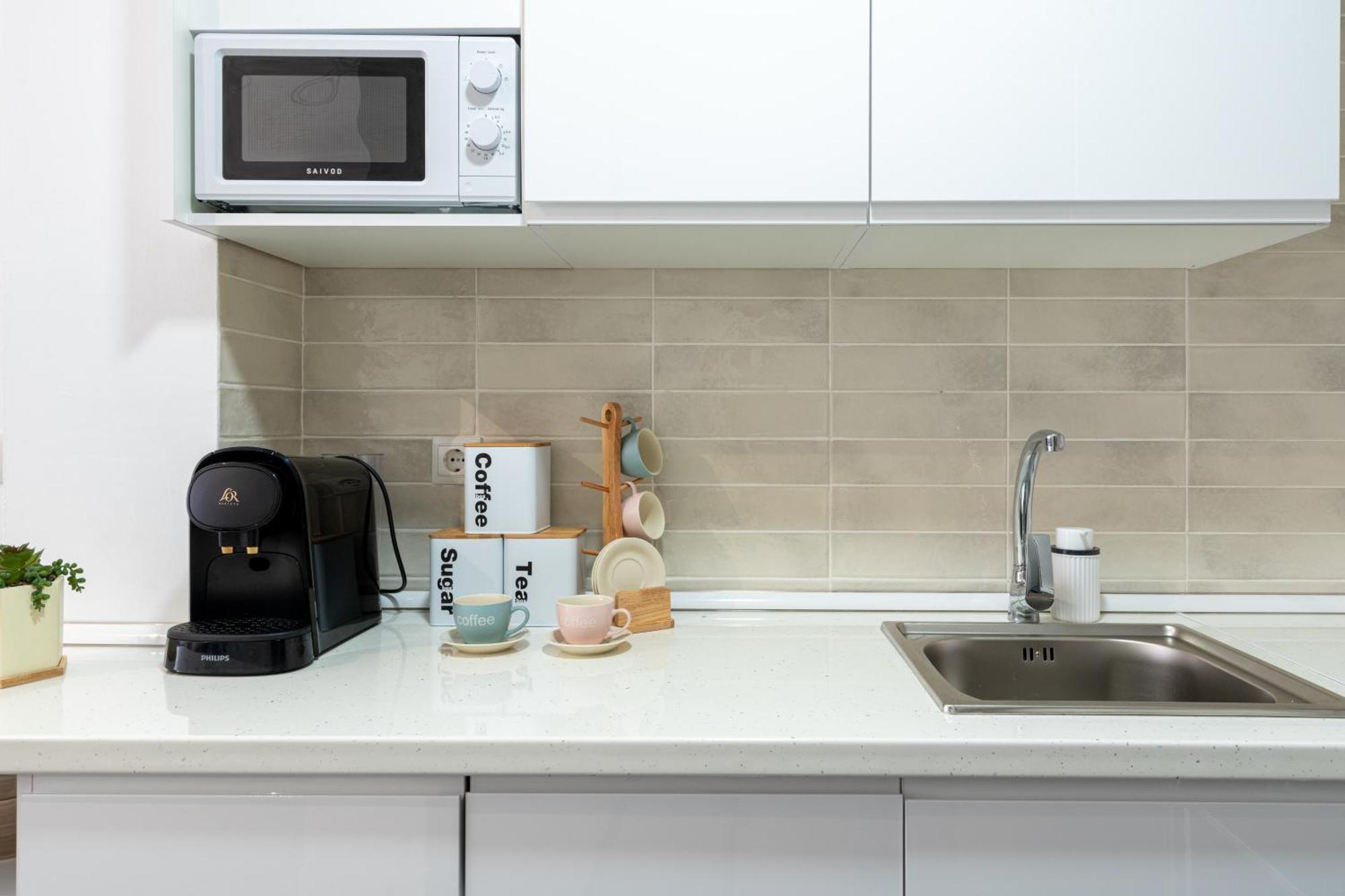 Piso Elegante Y Nuevo De 3 Habitaciones Y 2 Banos 세비야 외부 사진