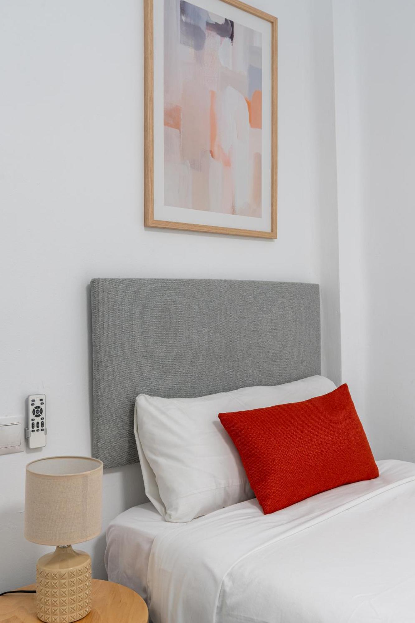 Piso Elegante Y Nuevo De 3 Habitaciones Y 2 Banos 세비야 외부 사진