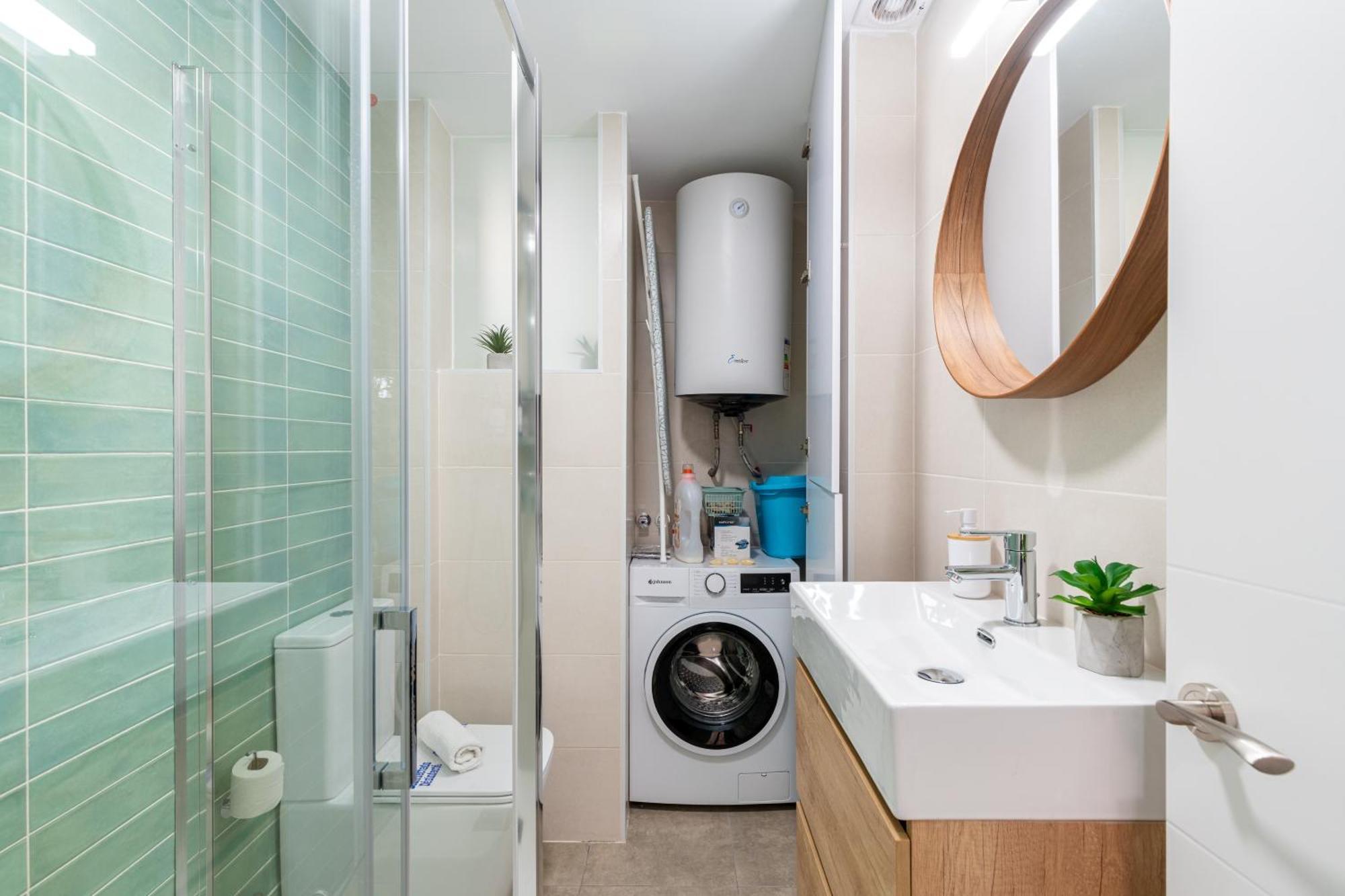 Piso Elegante Y Nuevo De 3 Habitaciones Y 2 Banos 세비야 외부 사진