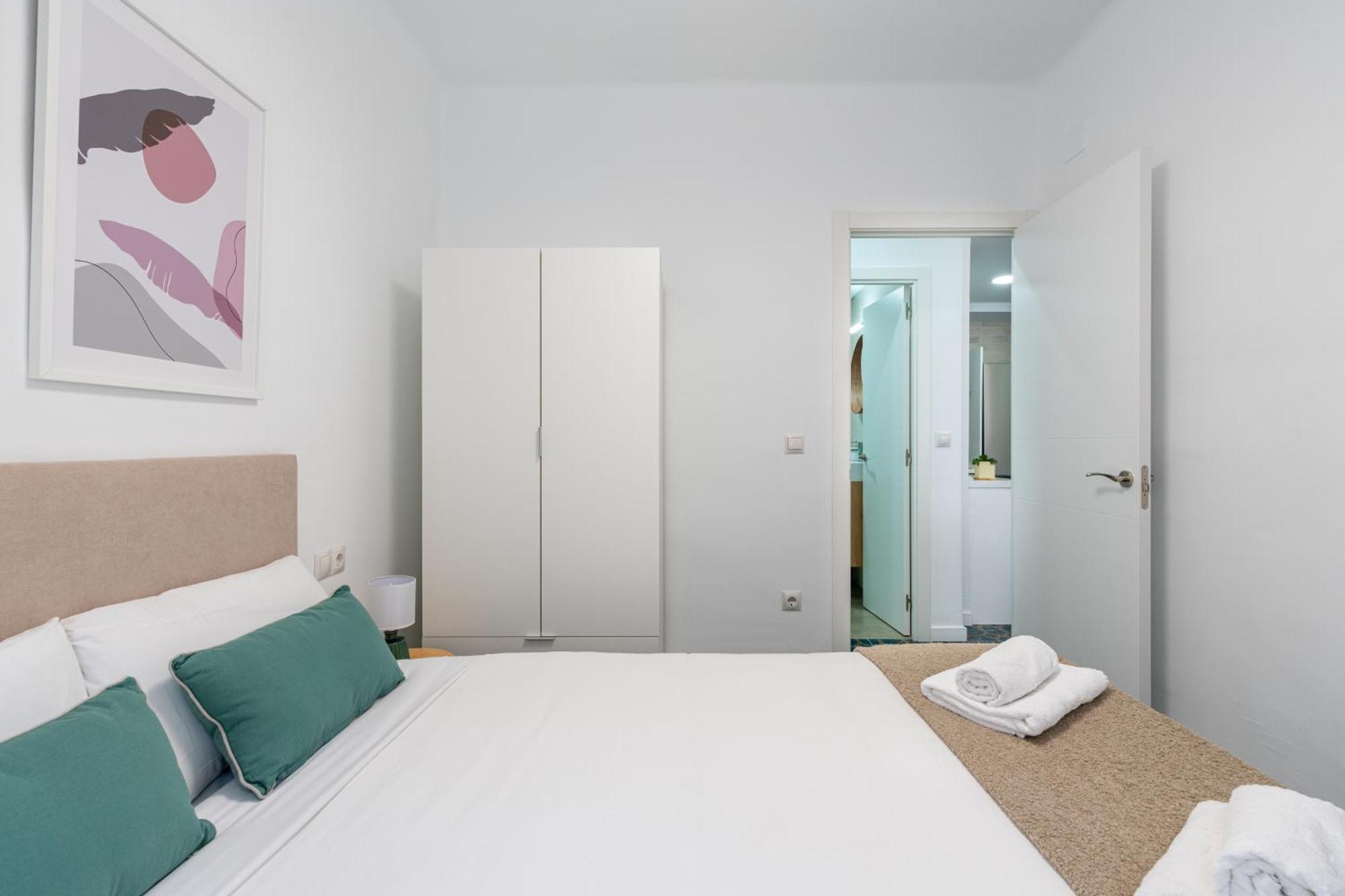 Piso Elegante Y Nuevo De 3 Habitaciones Y 2 Banos 세비야 외부 사진