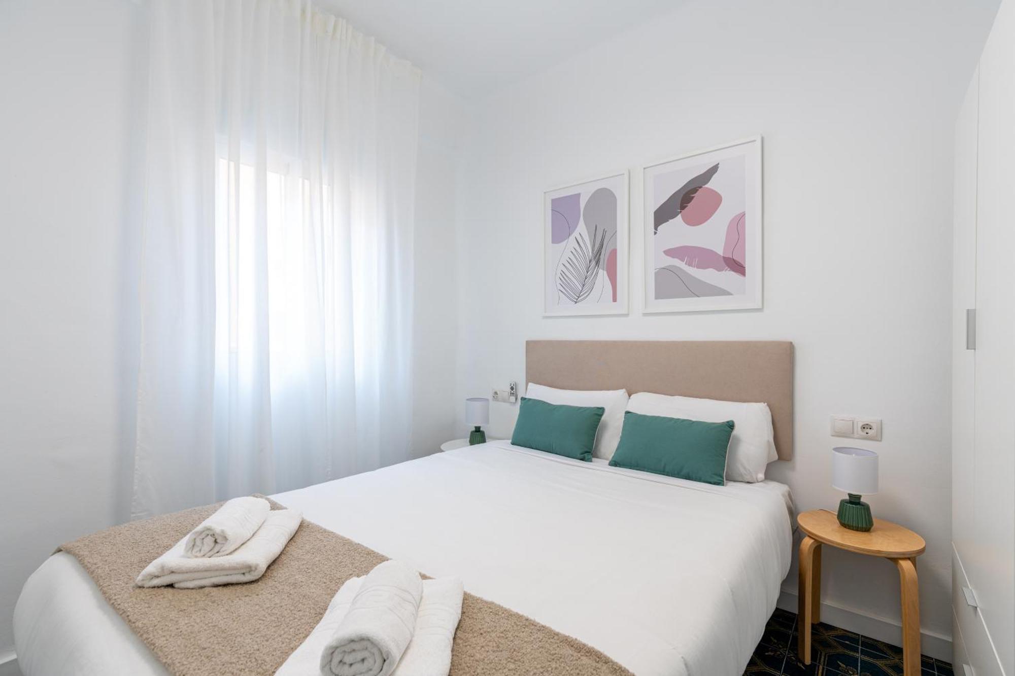 Piso Elegante Y Nuevo De 3 Habitaciones Y 2 Banos 세비야 외부 사진
