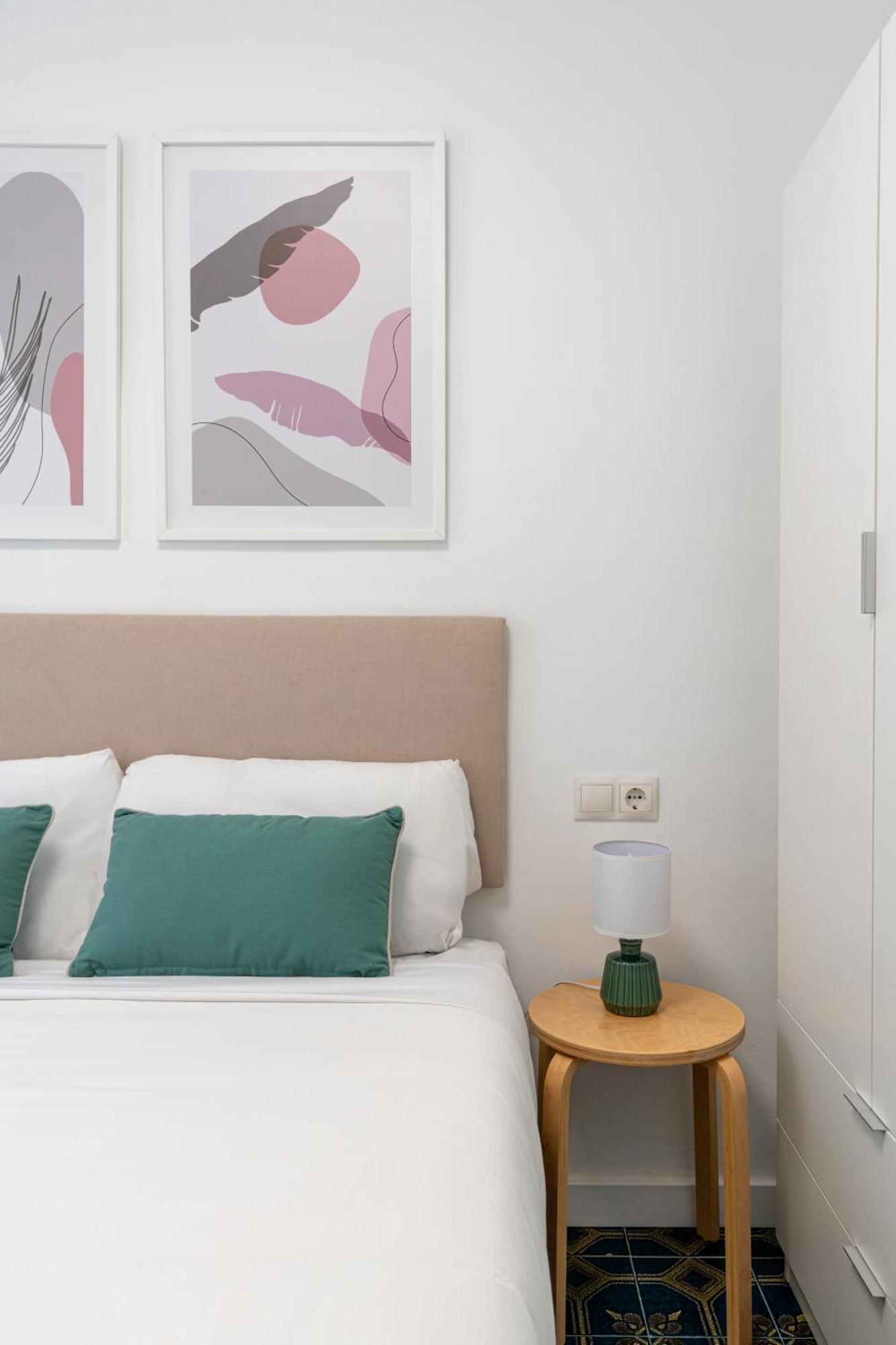 Piso Elegante Y Nuevo De 3 Habitaciones Y 2 Banos 세비야 외부 사진