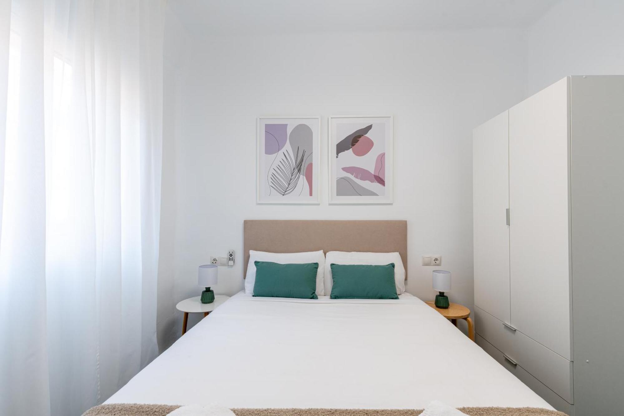 Piso Elegante Y Nuevo De 3 Habitaciones Y 2 Banos 세비야 외부 사진