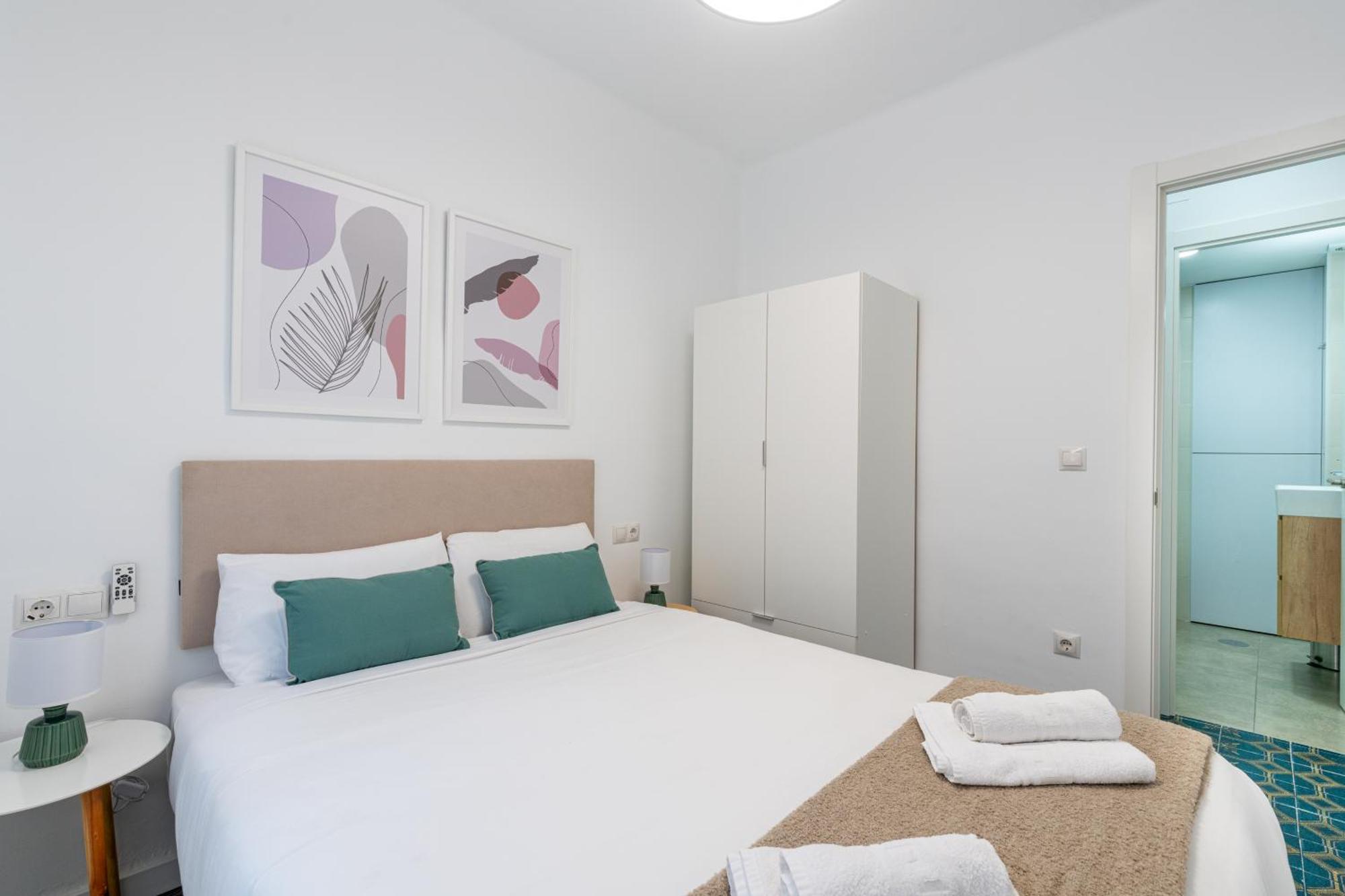 Piso Elegante Y Nuevo De 3 Habitaciones Y 2 Banos 세비야 외부 사진